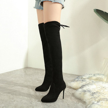 Μοντέρνες γυναικείες μπότες με τακούνι 10 cm - μαύρο χρώμα