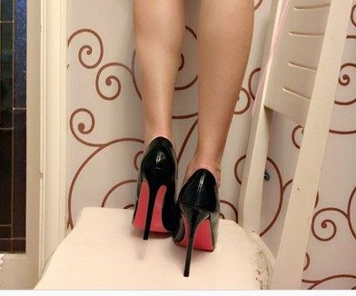 Elegantsed naiste terava otsaga kingad