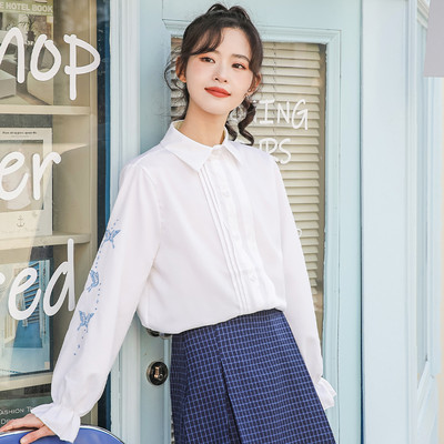 Ženska ležerna košulja s aplikacijom i klasičnim ovratnikom