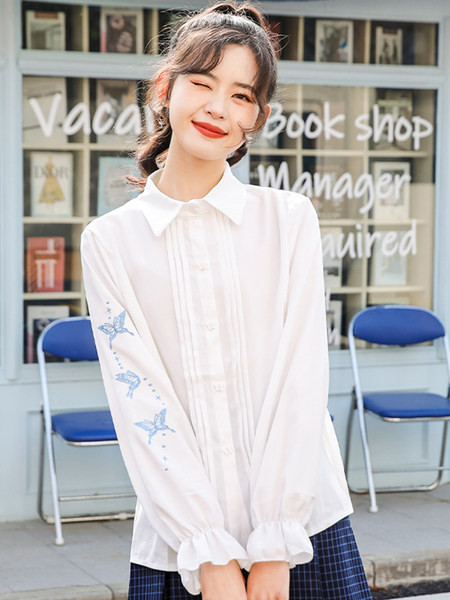 Ženska ležerna košulja s aplikacijom i klasičnim ovratnikom