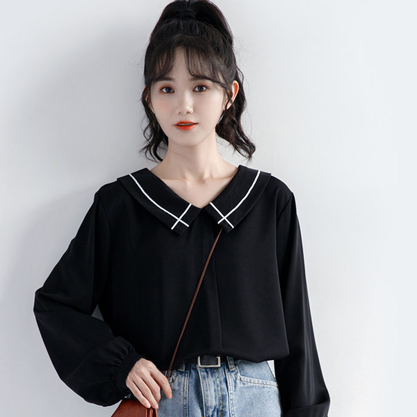 Ikdienas sieviešu krekls ar špica kakla izgriezumu