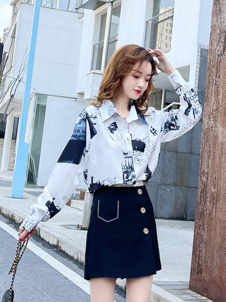 Γυναικείο πουκάμισο με κλασικό γιακά και απλικέ