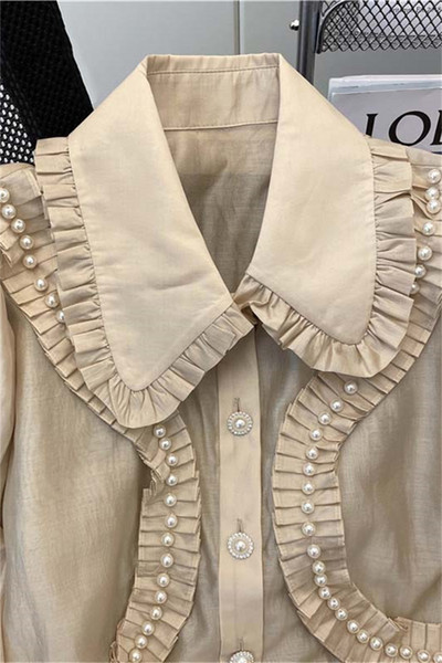 Γυναικείο πουκάμισο σε στυλ ρετρό με βολάν και πέρλες