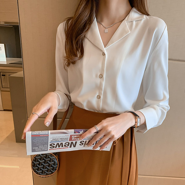 Ženska proljetna košulja s dugim rukavima i kopčanjem na gumbe
