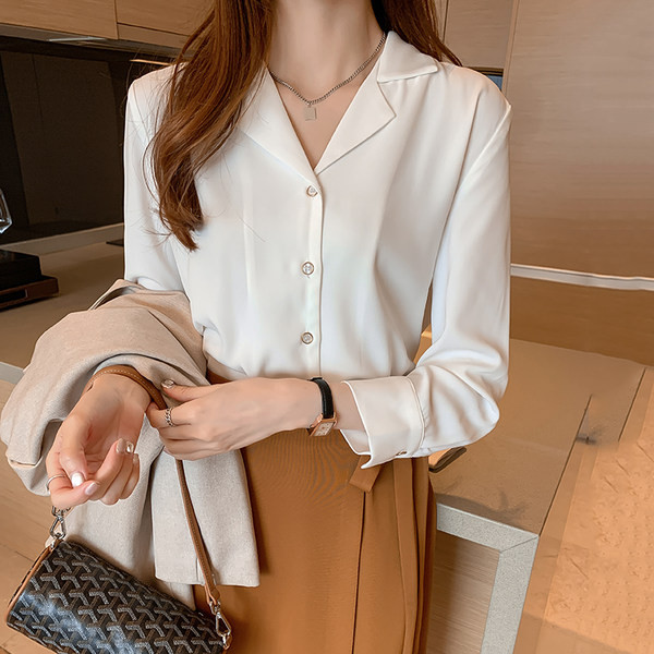 Ženska proljetna košulja s dugim rukavima i kopčanjem na gumbe
