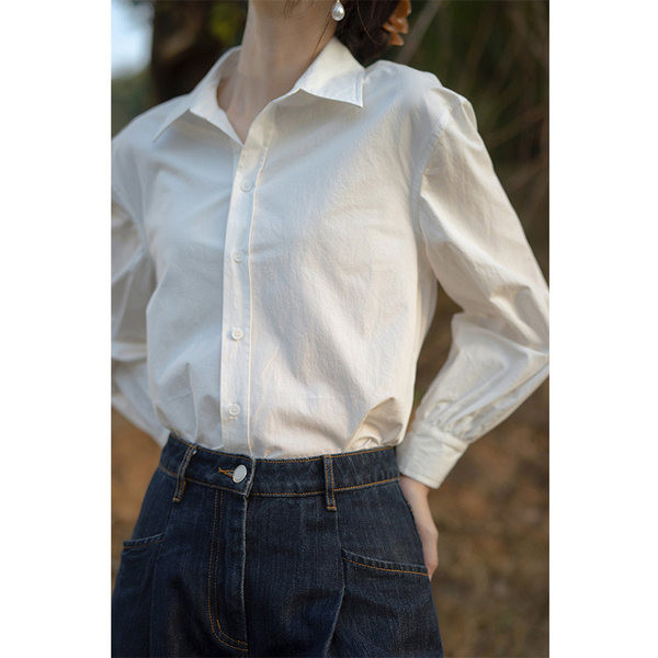 Novi model košulje sa klasičnom kragnom