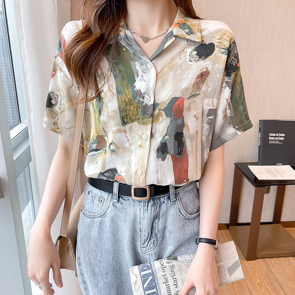 Ljetna košulja od šifona sa šarenim uzorkom