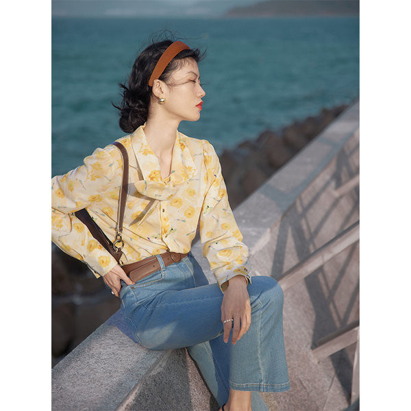 Κομψό πουκάμισο με κορδόνια και κουμπιά