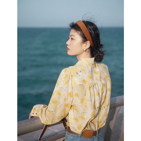 Κομψό πουκάμισο με κορδόνια και κουμπιά