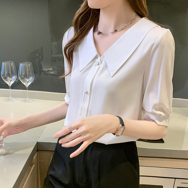 Γυναικείο πουκάμισο με λαιμόκοψη και μανίκια 3/4 κατάλληλο για καθημερινή χρήση