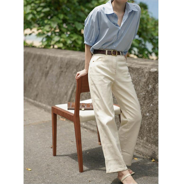 Ležerna ženska košulja s klasičnim ovratnikom - bijela i plava