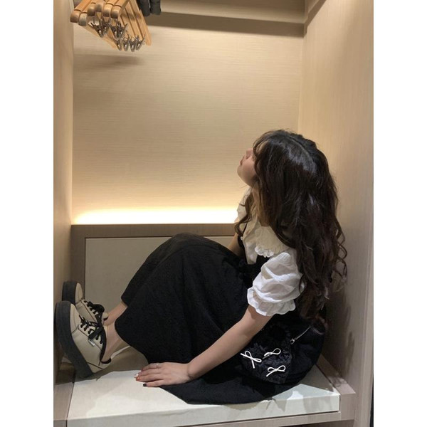 Ljetna pamučna košulja s kovrčama i vezom