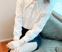 Ανοιξιάτικο γυναικείο πουκάμισο δαντέλα με πέτρες και πέρλες