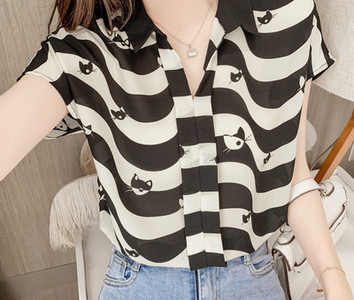 Μοντέρνο γυναικείο πουκάμισο σιφόν με λαιμόκοψη