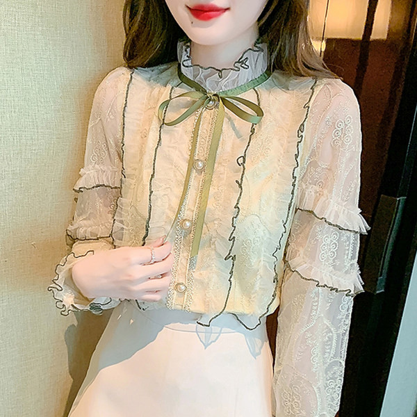 Дамска дантелена риза с панделка и закопчаване с копчета 