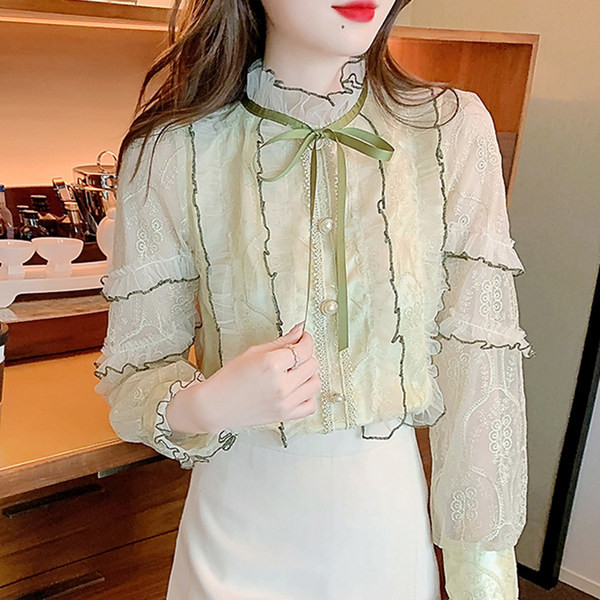 Дамска дантелена риза с панделка и закопчаване с копчета 