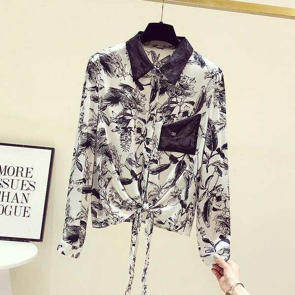 Värviline särk klassikalise krae ja taskuga