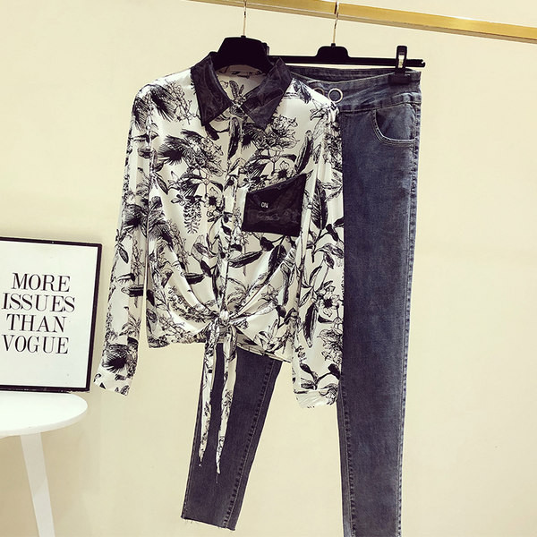 Värviline särk klassikalise krae ja taskuga