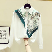 Γυναικείο μοντέρνο πουκάμισο με απλικέ και κλασικό γιακά