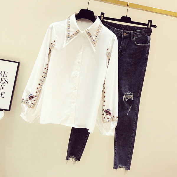 Moteriški balti šifoniniai marškiniai su spalvotu siuvinėjimu