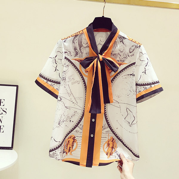 Модерна риза с къс ръкав и шпиц деколте