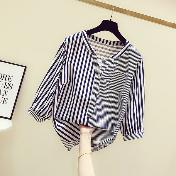 Novi model prugaste košulje s gumbima