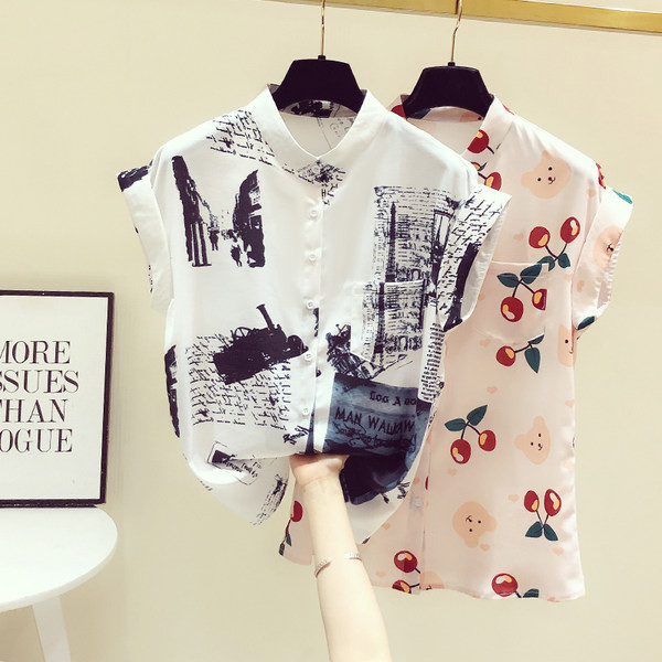 Ženska košulja s gumbima i aplikacijama u boji