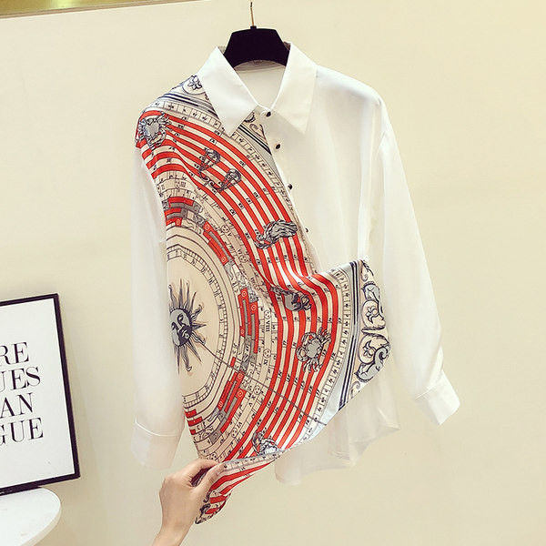 Ασύμμετρο μοντέλο γυναικείου πουκάμισου με έγχρωμη απλικέ