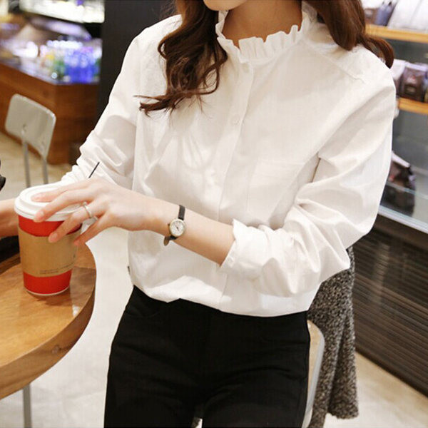 Moderna ženska košulja bijele boje sa niskom kragnom
