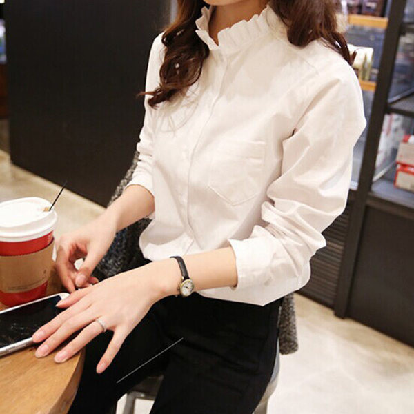 Moderna ženska košulja bijele boje sa niskom kragnom