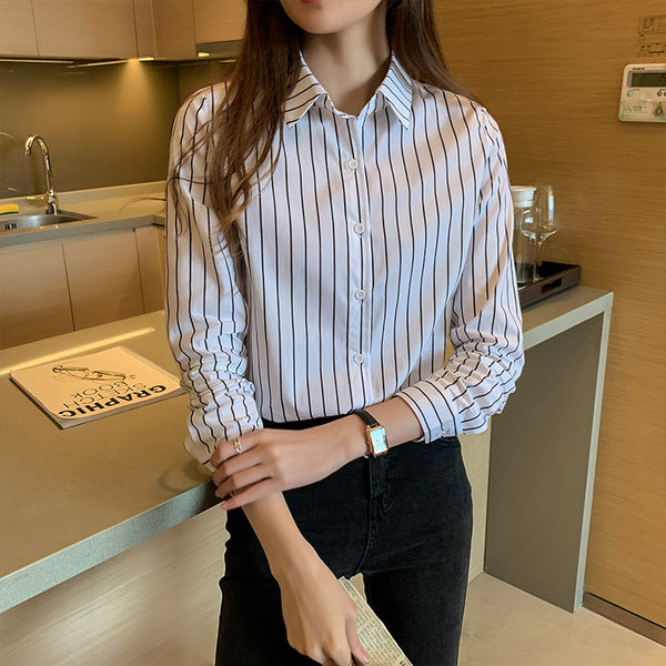 Ženska prugasta pamučna košulja s gumbima