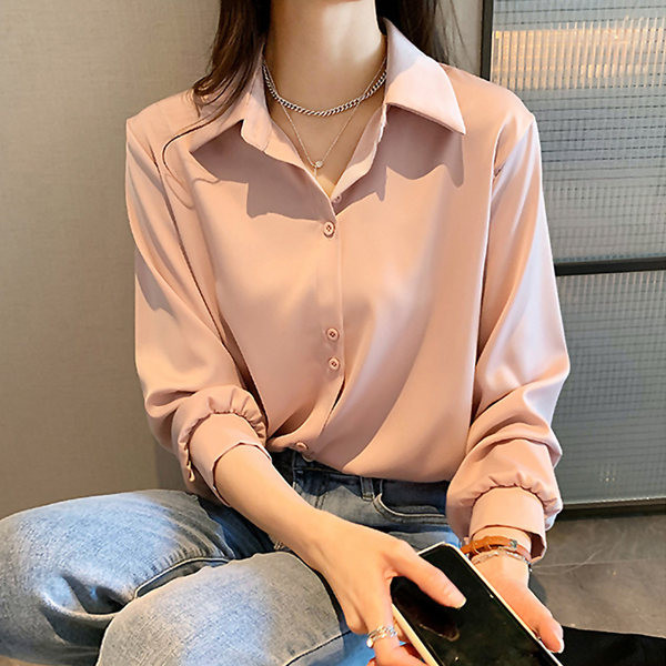 Novi model široke košulje sa klasičnom kragnom