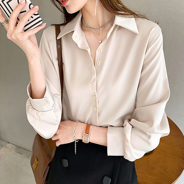 Novi model široke košulje sa klasičnom kragnom