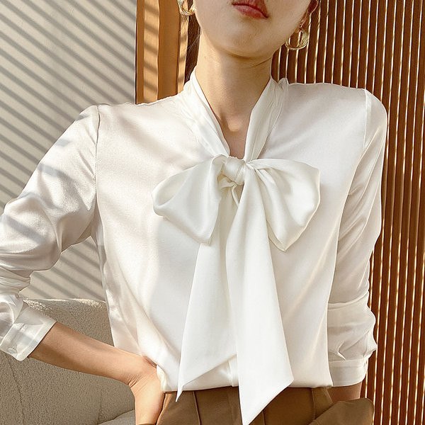 Модерна дамска сатенена риза с панделка и дълъг ръкав