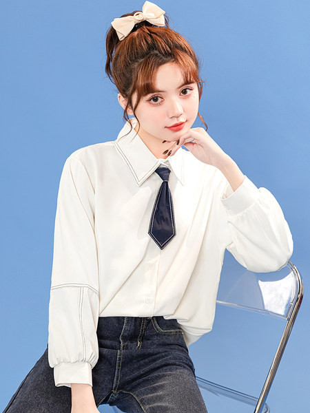 Γυναικείο πουκάμισο με μακριά μανίκια και κούμπωμα με κουμπιά