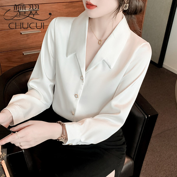 Дамска официална риза с V-образно деколте и копчета