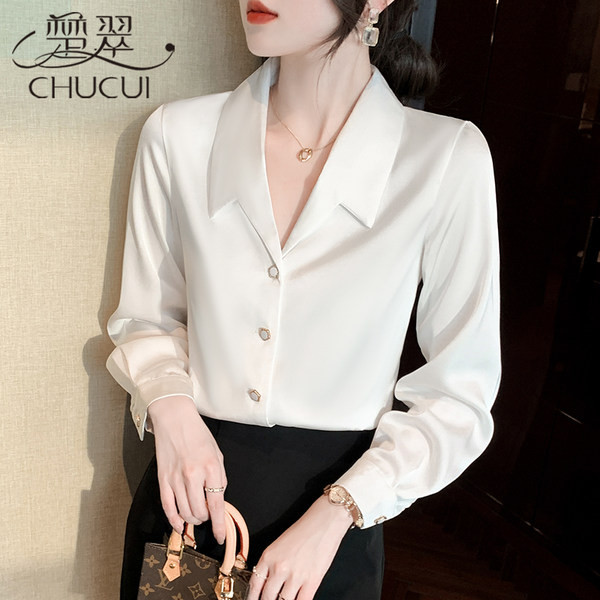 Дамска официална риза с V-образно деколте и копчета