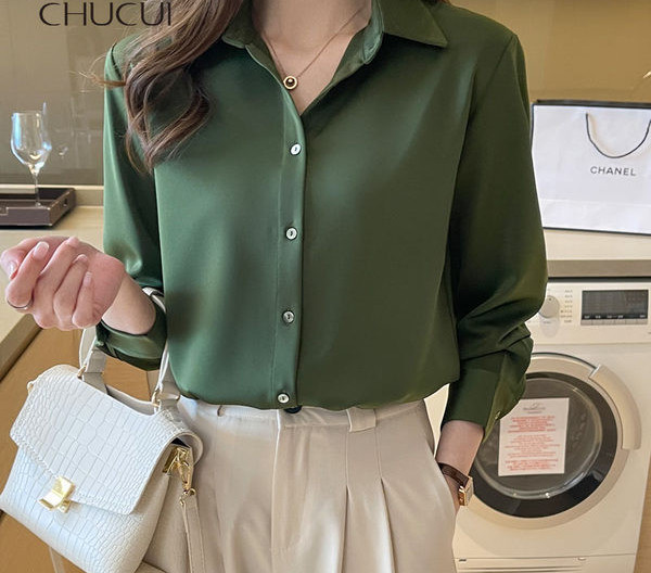 Ženska čista košulja na gumbe