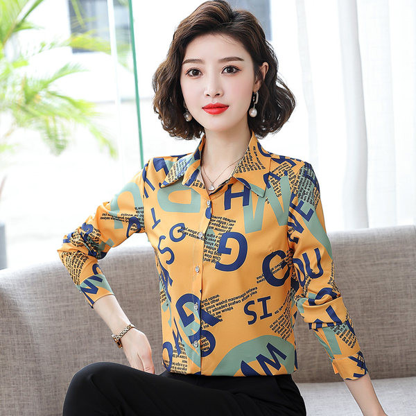 Moodne naiste särk kirjadega