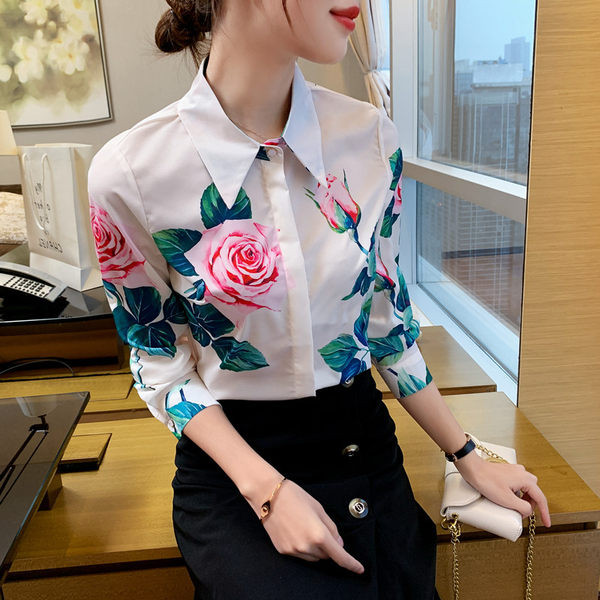 Дамска риза с флорален десен  и  класическа  яка