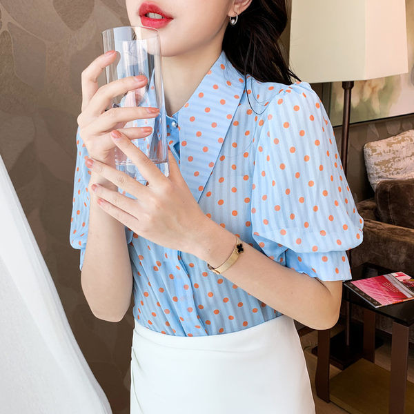 Дамска лятна риза с буфан ръкави и закопчаване с копчета 