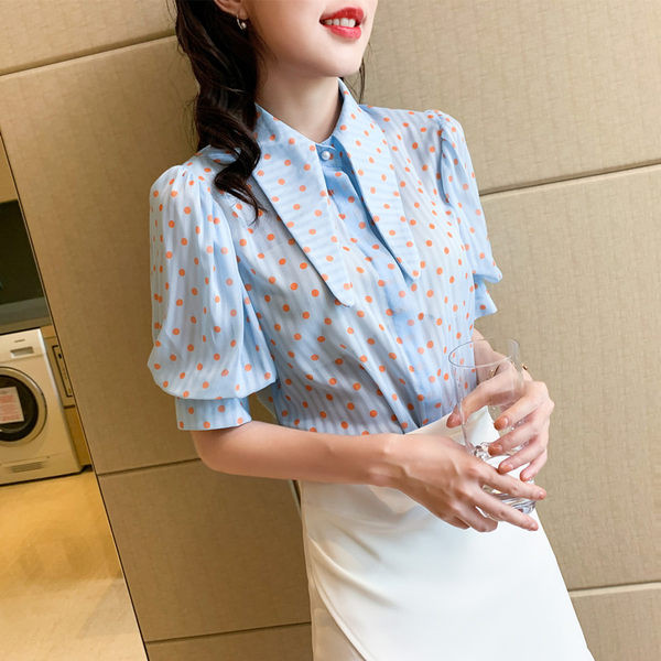 Дамска лятна риза с буфан ръкави и закопчаване с копчета 