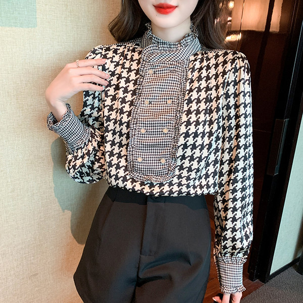 Vabaaja ruuduline kaherealise kinnitusega särk