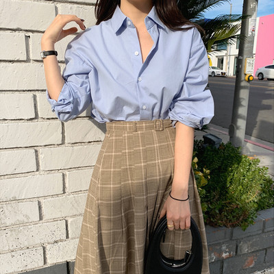 Proljetna ženska košulja s dugim rukavima i gumbima