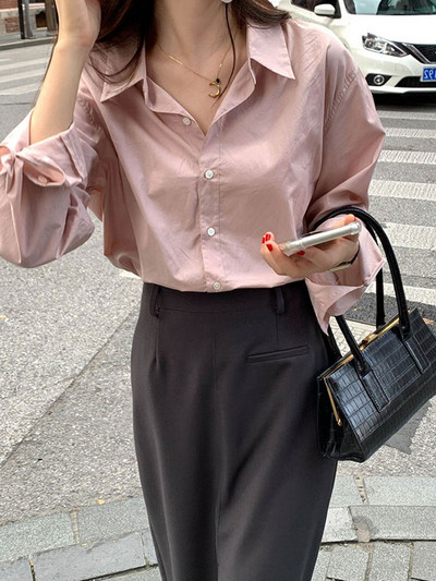 Proljetna ženska košulja s dugim rukavima i gumbima