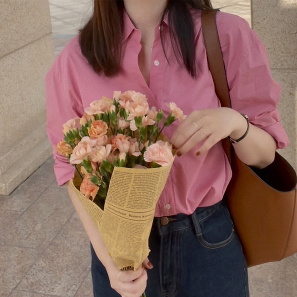 Proljetna ženska košulja s dugim rukavima i gumbima