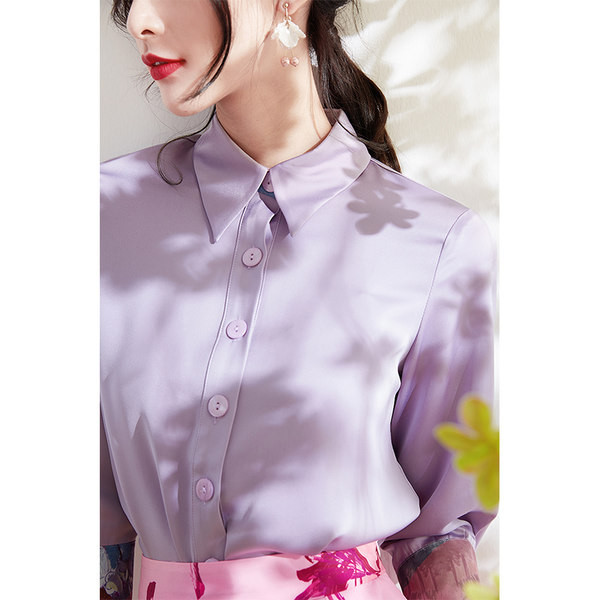 Naiste pidulik aplikatsiooniga satiinsärk