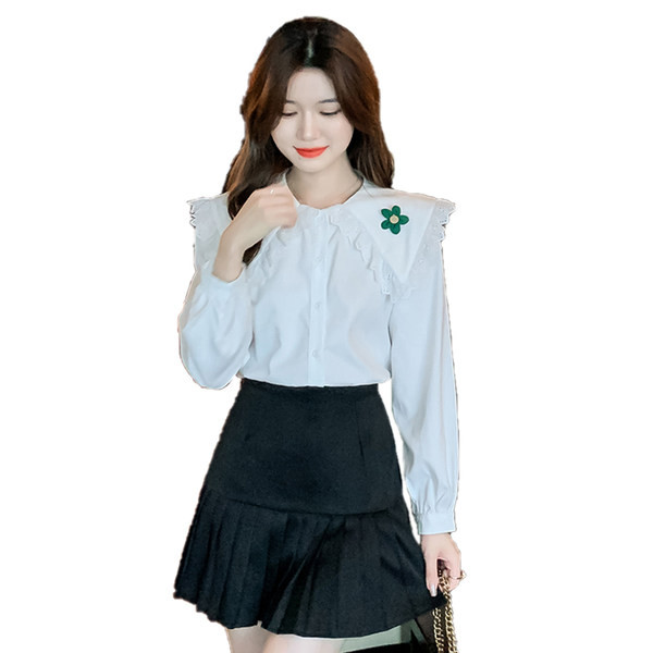 Moderna ženska košulja s gumbima u bijeloj boji