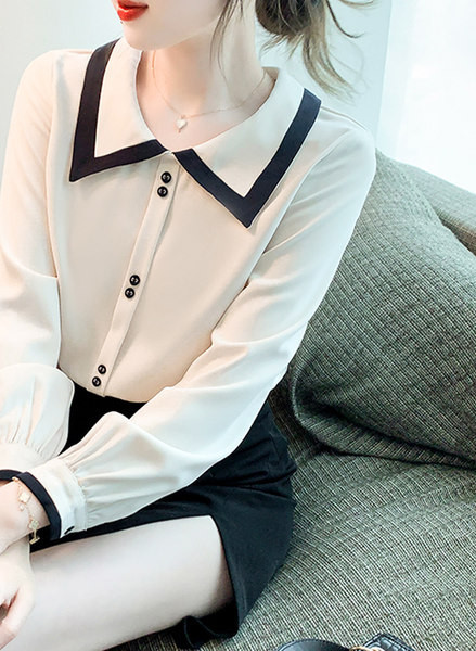 Γυναικείο πουκάμισο σε λευκό χρώμα και κουμπιά