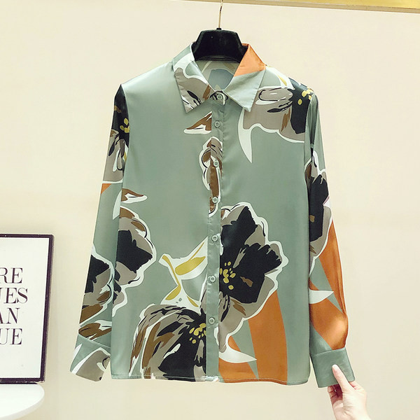 Satiinist naiste särk klassikalise kraega